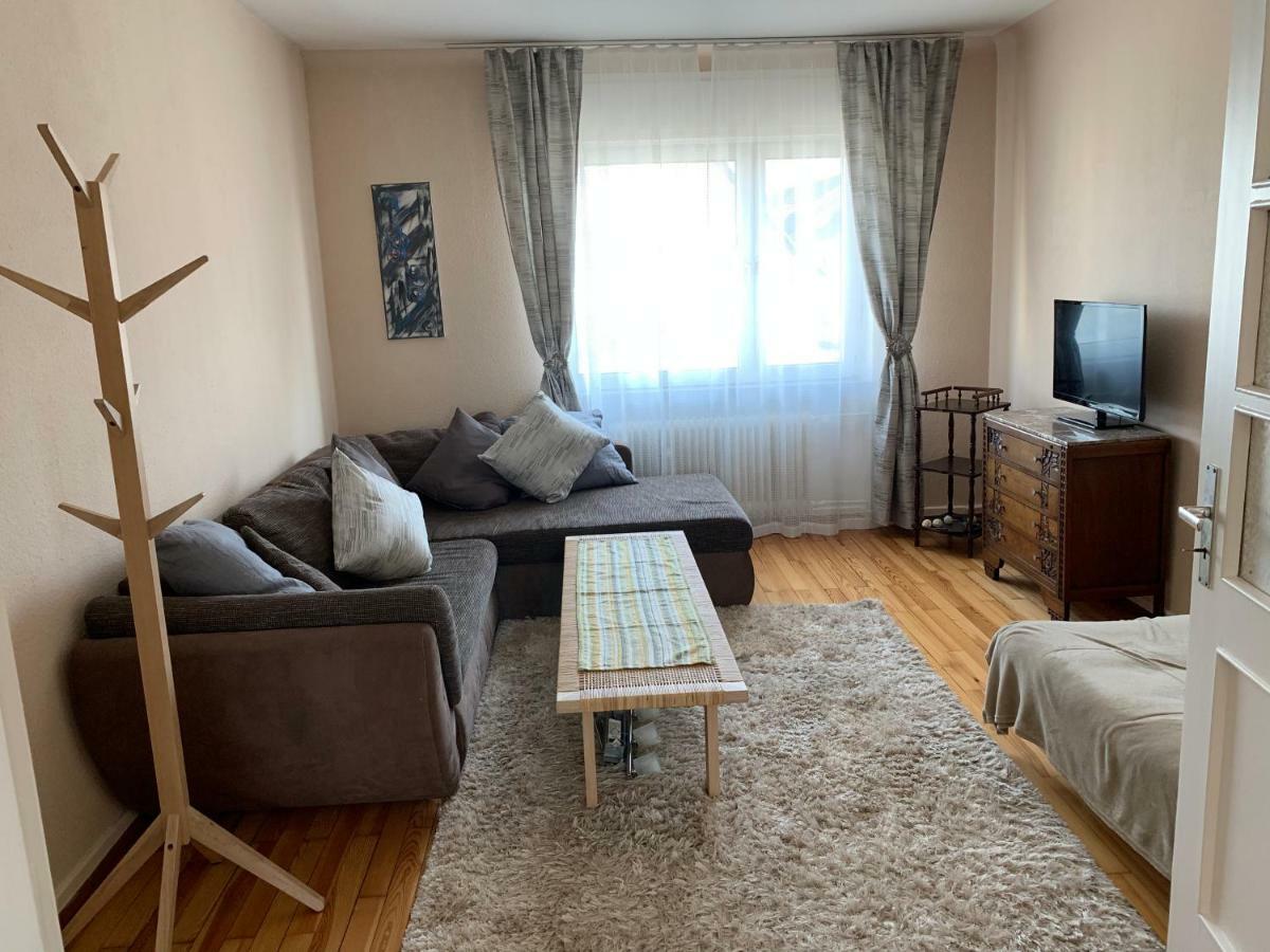 Moderne Ferienwohnung Mit Balkon Im Schoenen Saarland 迪林根安得萨尔 外观 照片