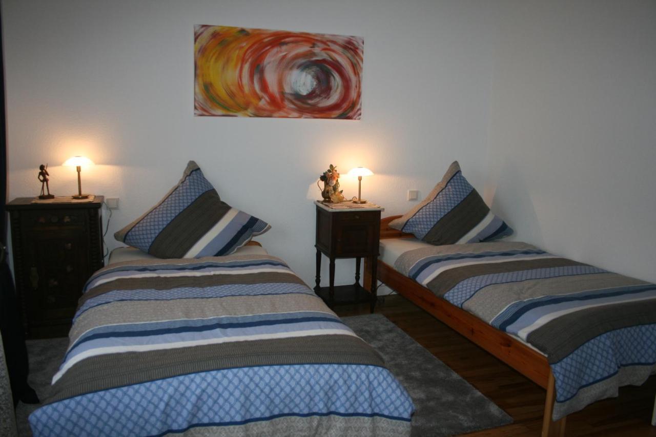 Moderne Ferienwohnung Mit Balkon Im Schoenen Saarland 迪林根安得萨尔 外观 照片